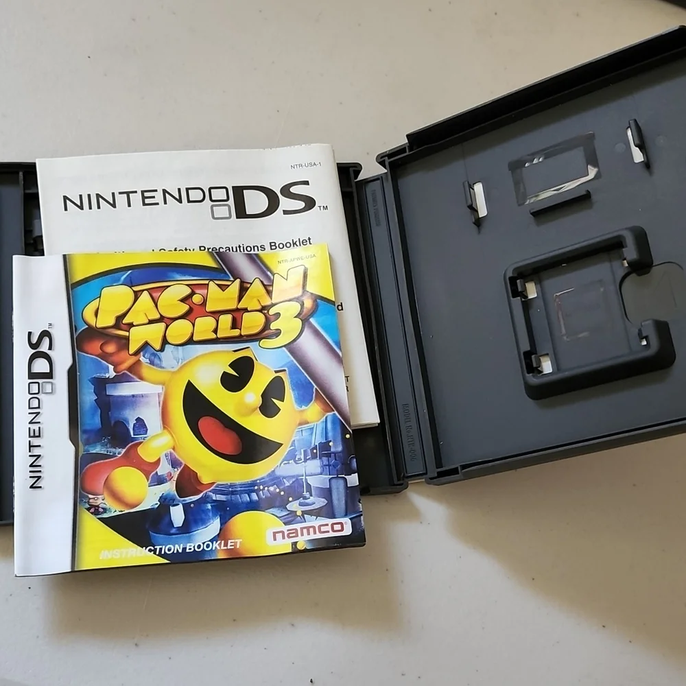 Nintendo DS cases and Booklets has no games set of 6